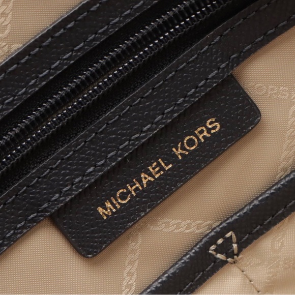 Michael Kors Voyager Tote - Picture 4 of 4